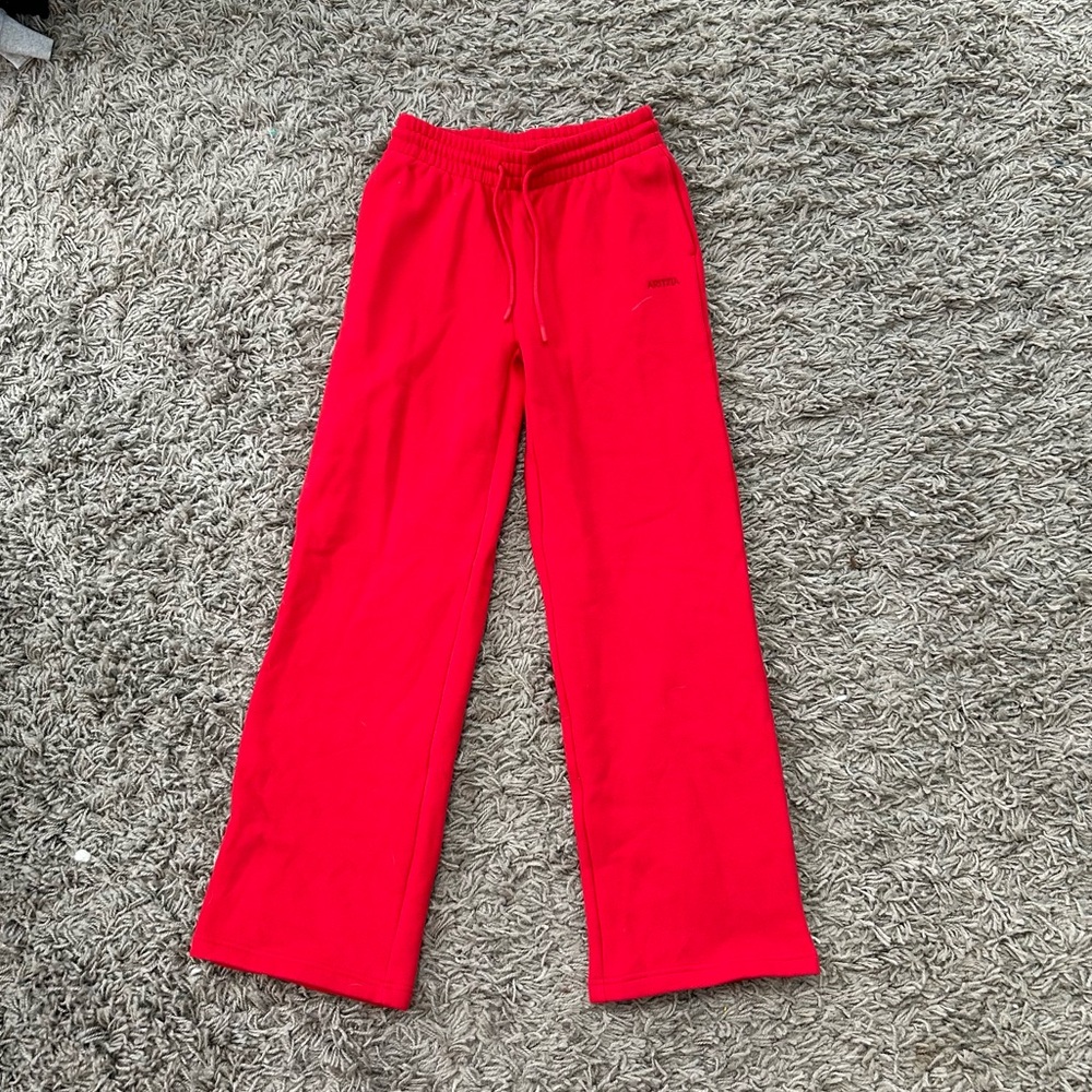 Aritzia wide leg sweatpants